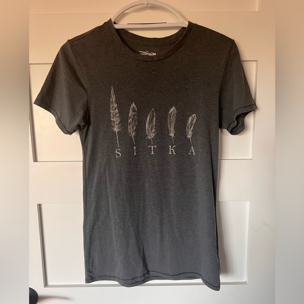Women’s SITKA shirt small